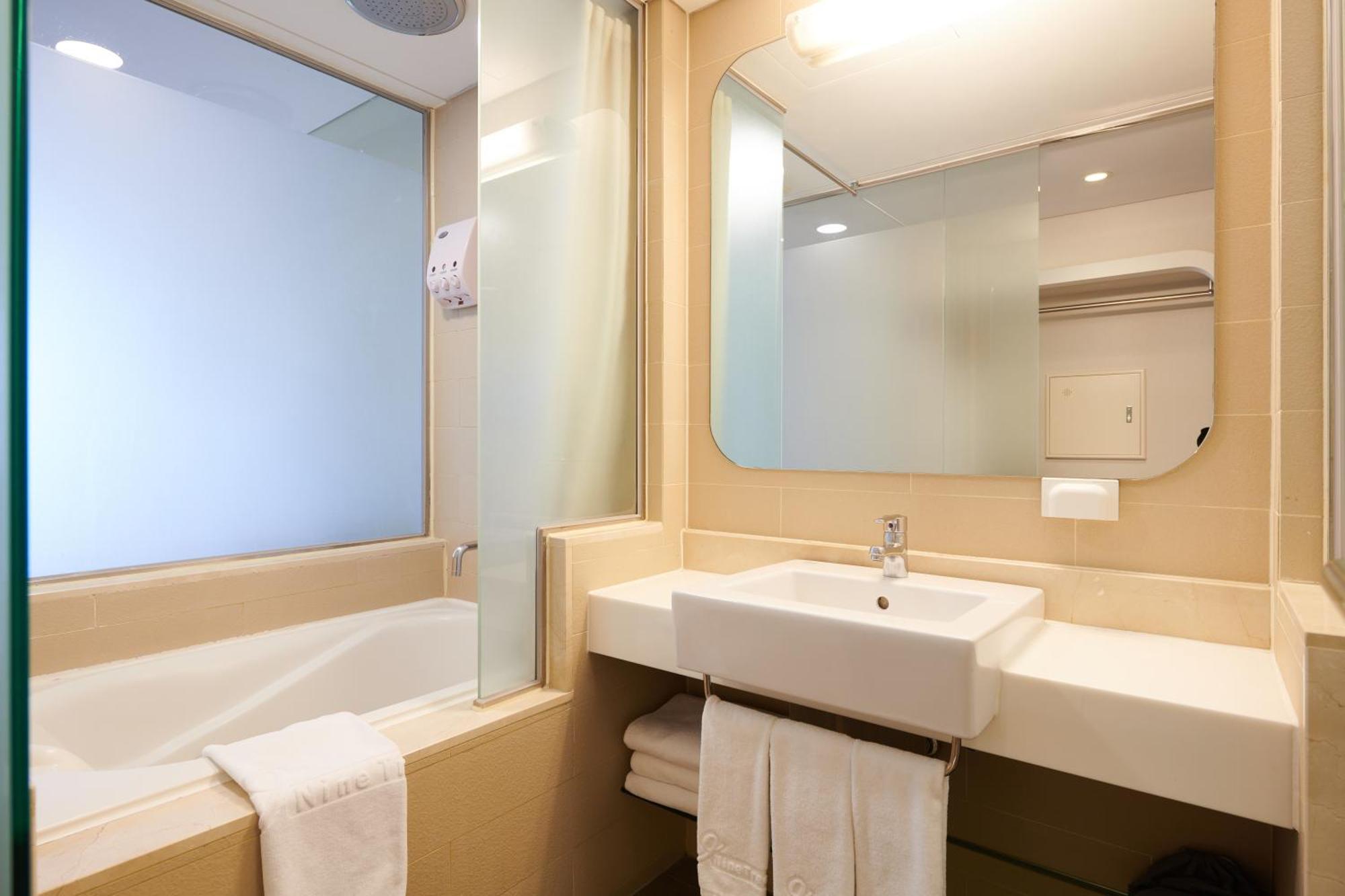 Nine Tree By Parnas Myeongdong 1 Hotel Seoul